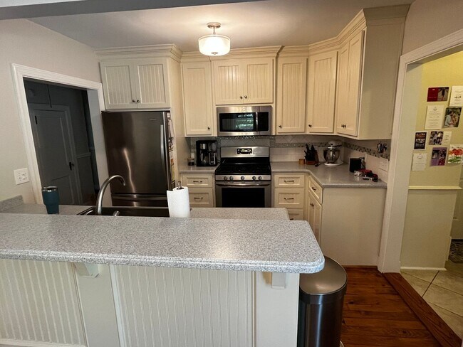 Building Photo - 3109 Bransford Road in Summerville