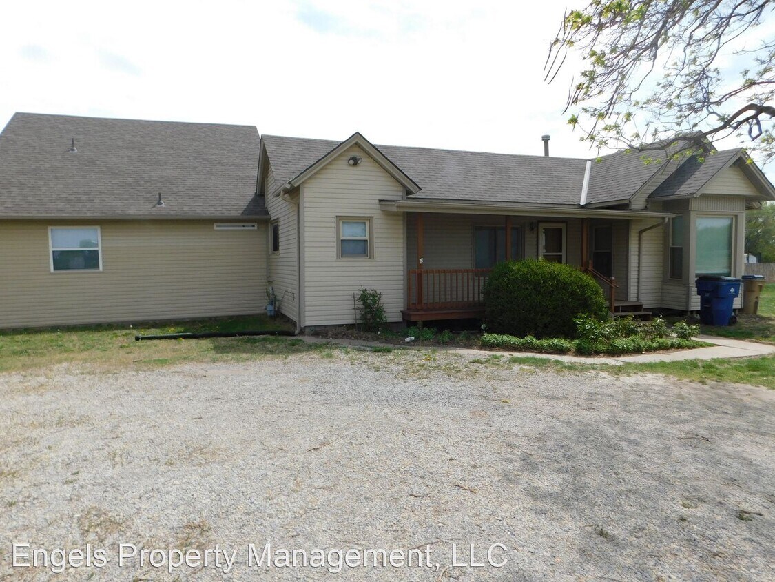Foto principal - 5 br, 2 bath House - 400 S. Archer