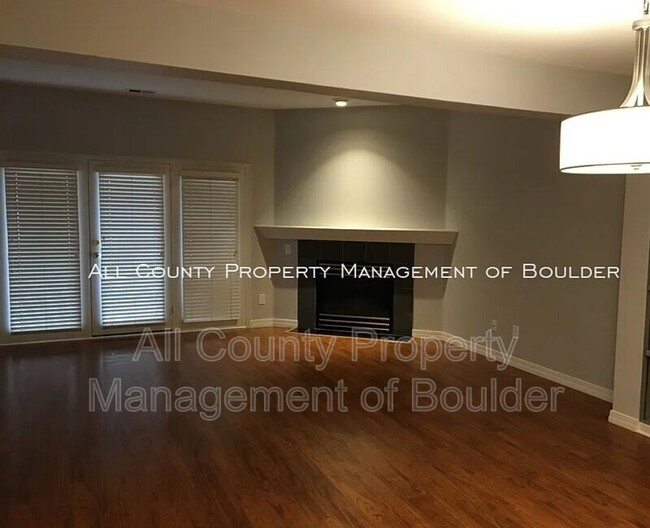Building Photo - 2946 Kalmia Ave