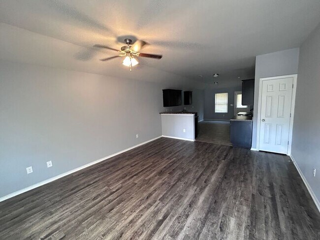 Building Photo - 569 Fox Run Cir