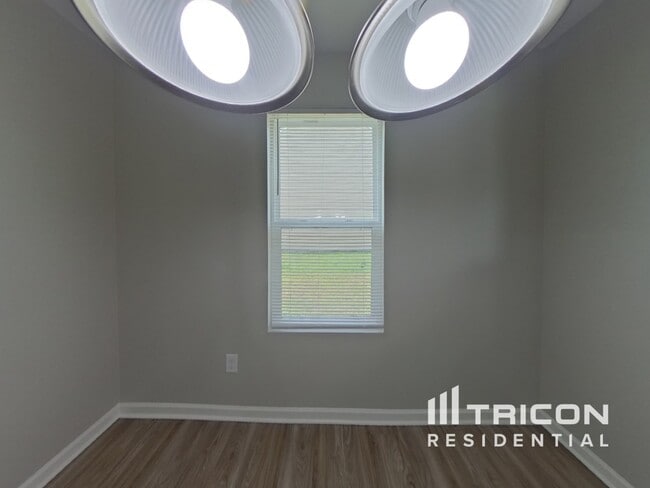 Foto del edificio - 564 Gentle Breeze Ln