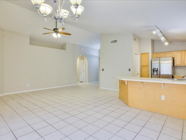 Foto del edificio - 3 Bedroom, 2 Bath