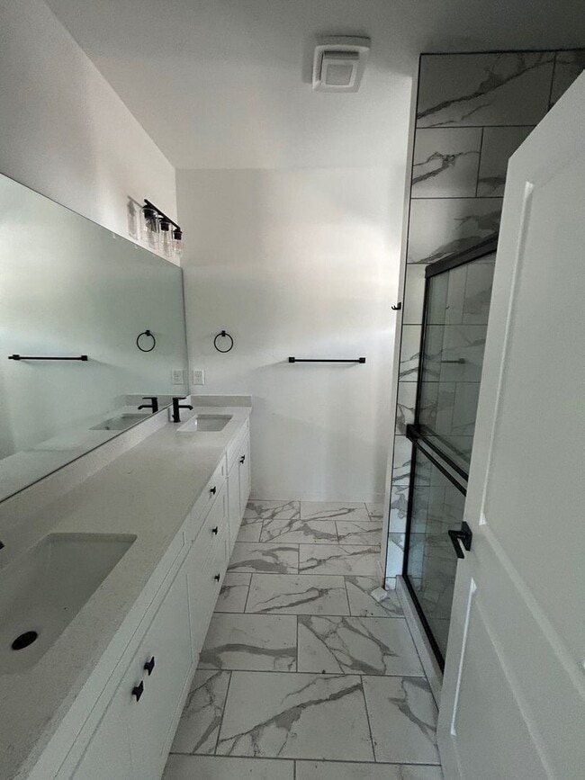 Foto del edificio - 1128 Bismarck Rd