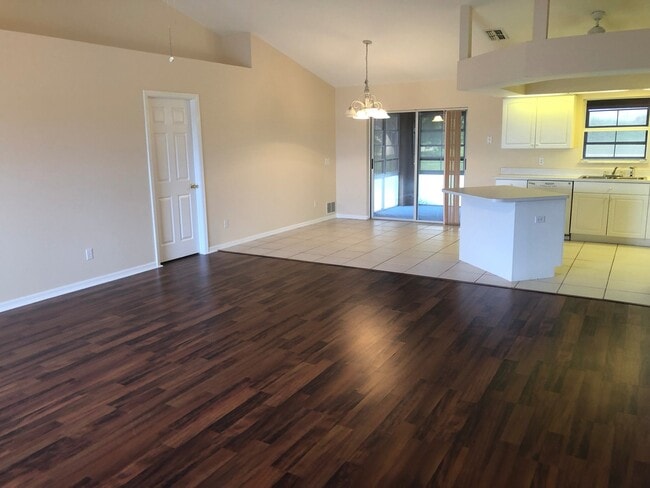 Foto del edificio - 2805 NW 5th Pl