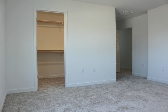 Building Photo - 12663 Snowy Owl Way