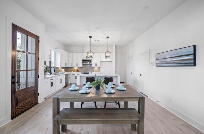 Building Photo - 6404 Highland Pine Ln