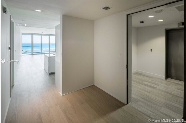 Building Photo - 321 Ocean Dr