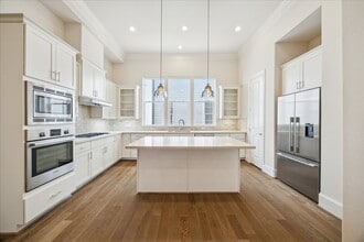 Building Photo - 2928 Rusk St