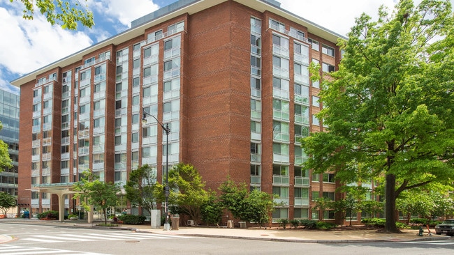 The Flats at Dupont Circle Apartments Building - The Samuel at Dupont Circle
