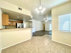 Building Photo - 6800 Vista Del Norte Dr NE