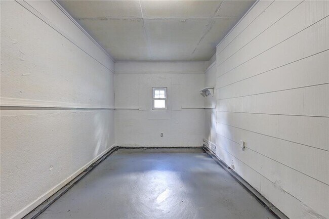 Building Photo - 3495 Charleston Cir