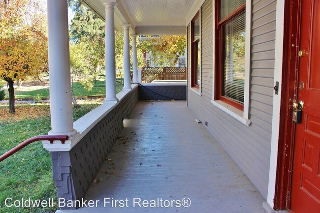 Building Photo - 3 br, 2 bath House - 616 University