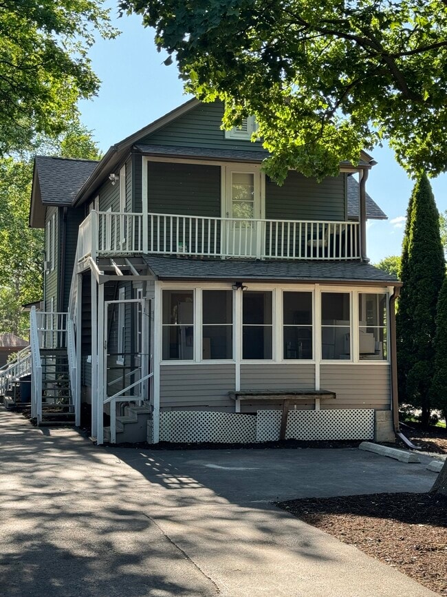 rear screened porch (Unit D) - 617 Delles Rd