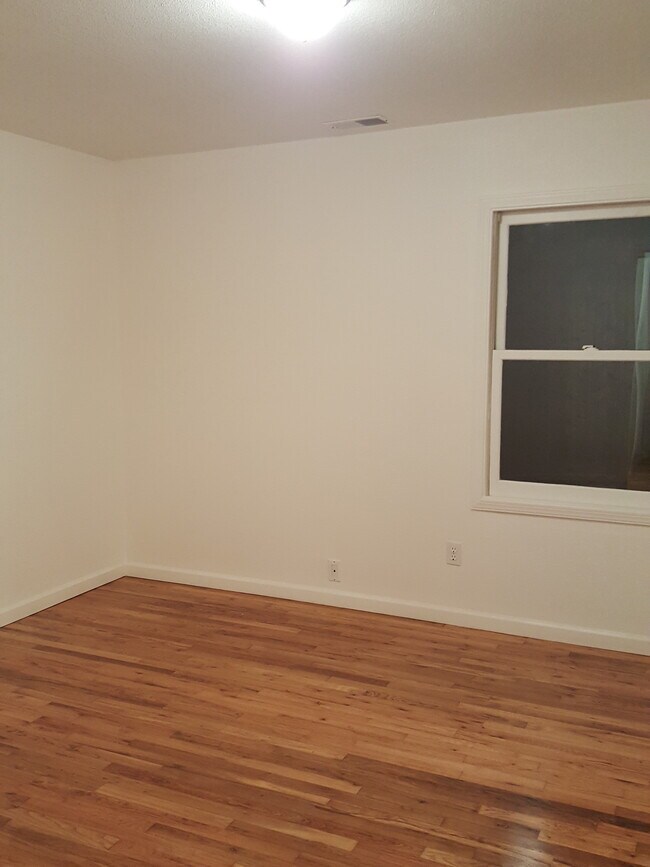 Foto del edificio - 7502 Bodega Ave