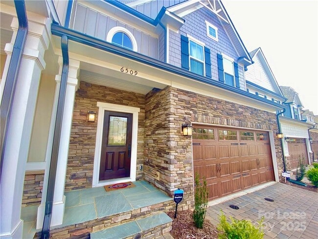Building Photo - 6509 Winterfell Ct