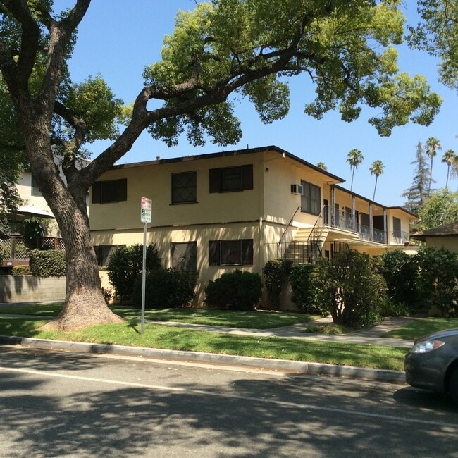 Apartment front view - 160 N Sierra Bonita Ave