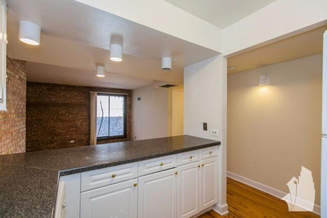 Foto del edificio - 2 bedroom in CHICAGO IL 60610