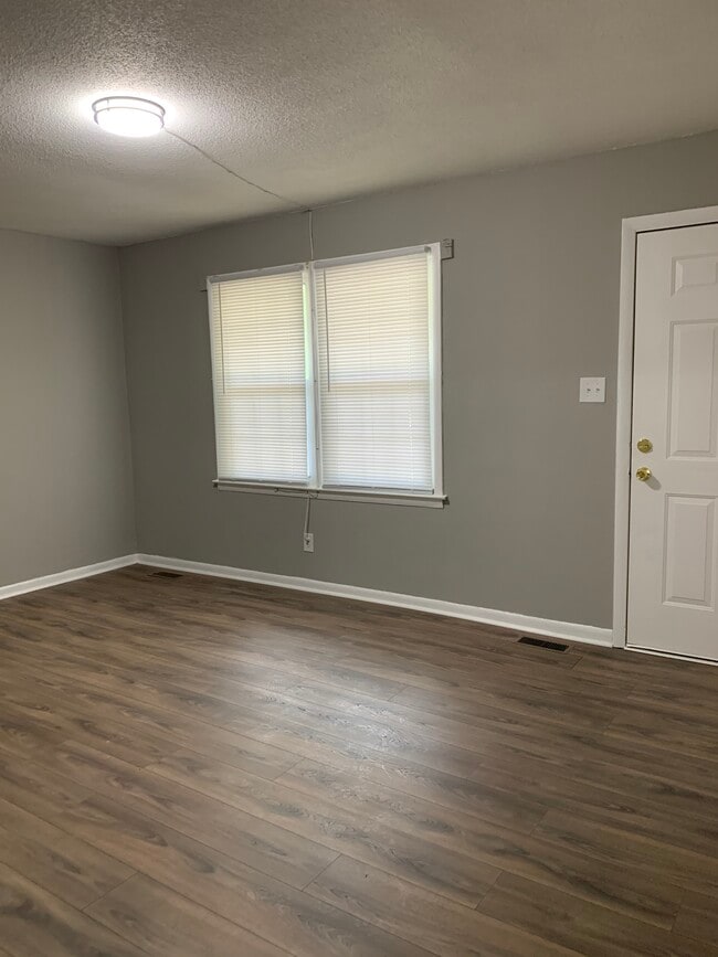 Building Photo - 6605 Rex Rd