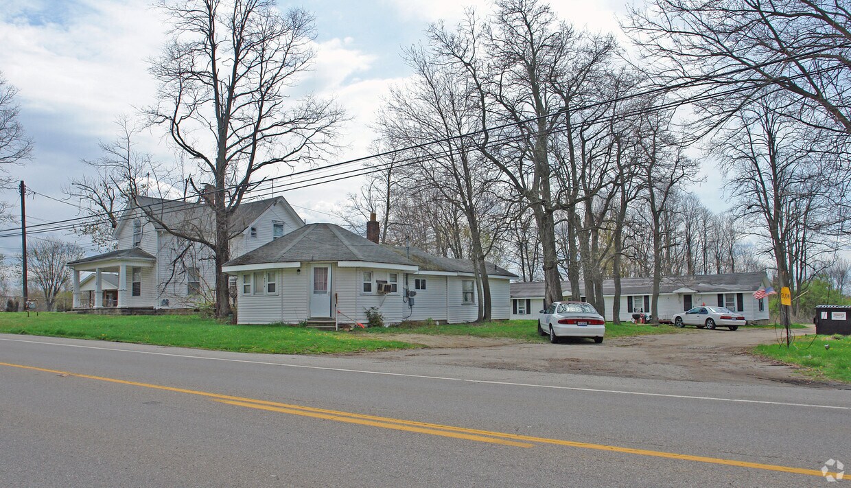 Foto principal - 9208-9216 W Third St