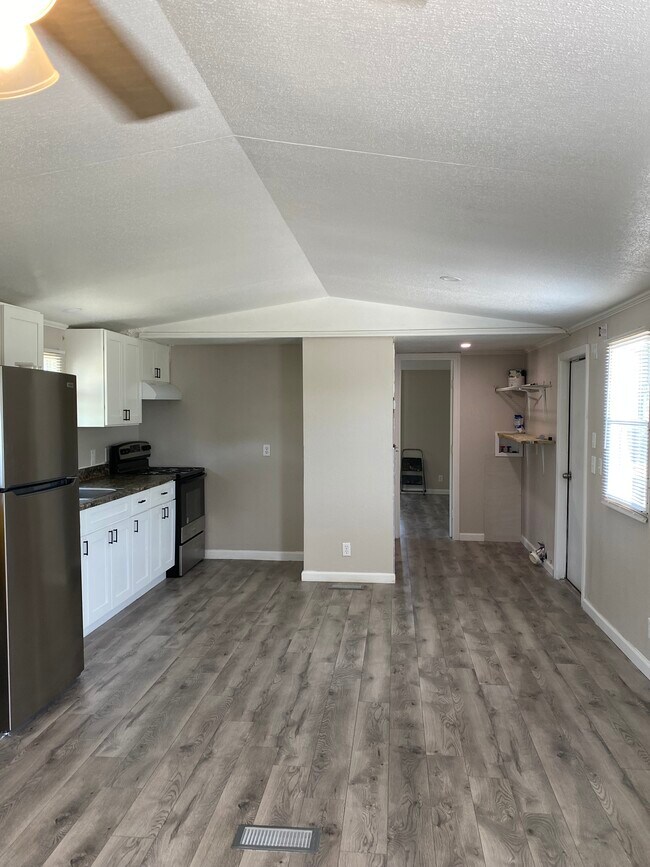 Building Photo - 15418 Mesquite Trail