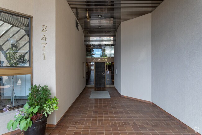 Residential Entrance - Ocean Park