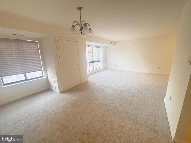 Building Photo - 8865 Roll Right Ct