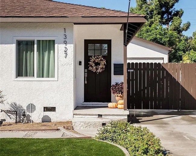 Building Photo - 13927 Flatbush Ave