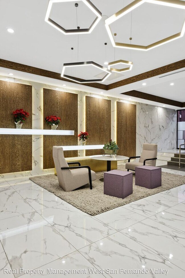 Foto del edificio - 4460 Wilshire Blvd