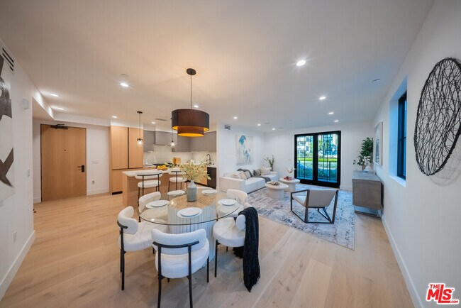 Building Photo - 10352 Riverside Dr