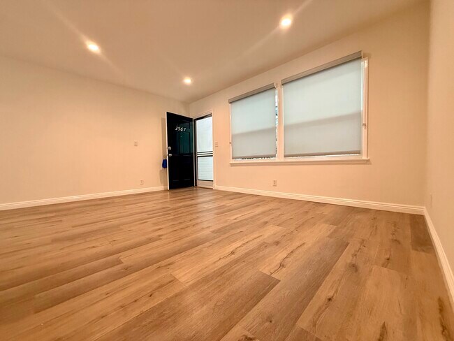 Foto del edificio - 3567 Keystone Ave