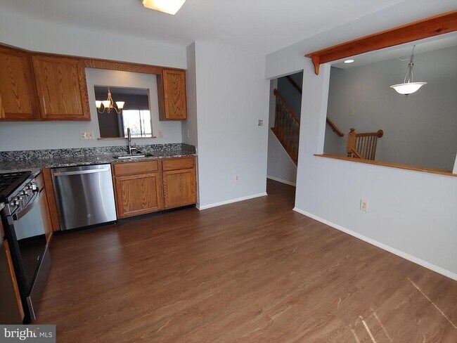 Foto del edificio - 2448 Winding Ridge Rd