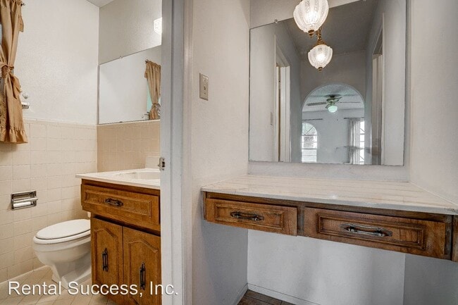 Building Photo - 3 br, 2.5 bath House - 1905 Kentucky Street