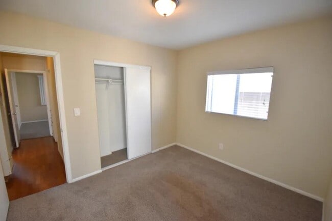 Building Photo - 5419 Keniston Ave
