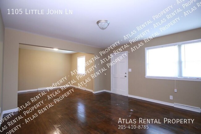 Building Photo - 1105 Little John Ln