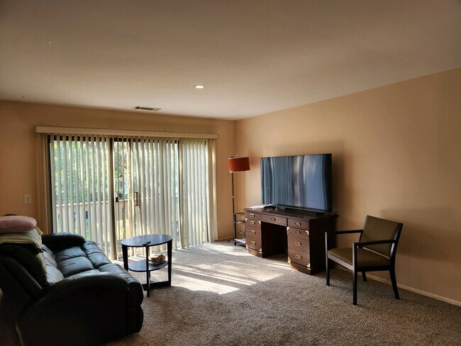 Foto del edificio - 1021 Boxwood Ct