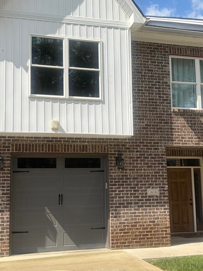 Building Photo - 1616 Higbee Mill Rd