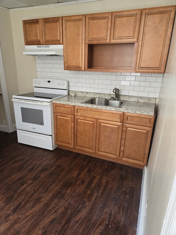 Building Photo - 432 N 64th St