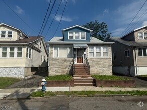 Building Photo - 284 Isabella Ave