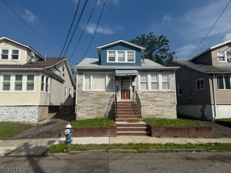 Foto principal - 284 Isabella Ave