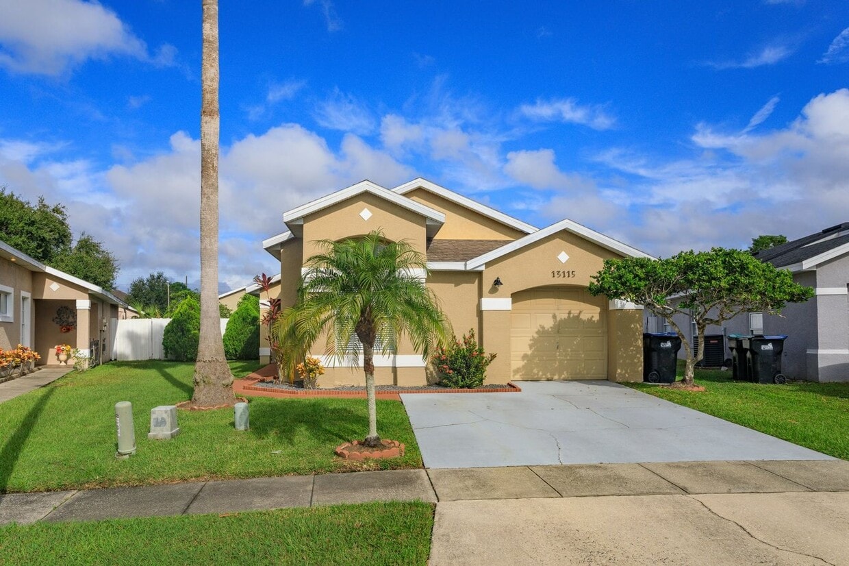 Primary Photo - Charming 3-Bedroom Home for Rent in South ...
