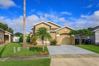 Building Photo - 13115 Greenpointe Dr