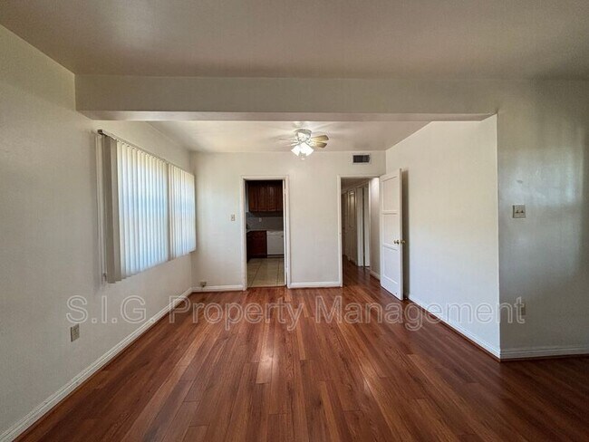 Foto del edificio - 629 W Glenoaks Blvd
