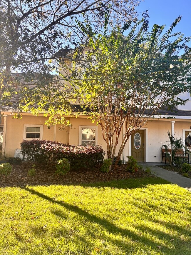 Building Photo - 250 SW 145th Dr