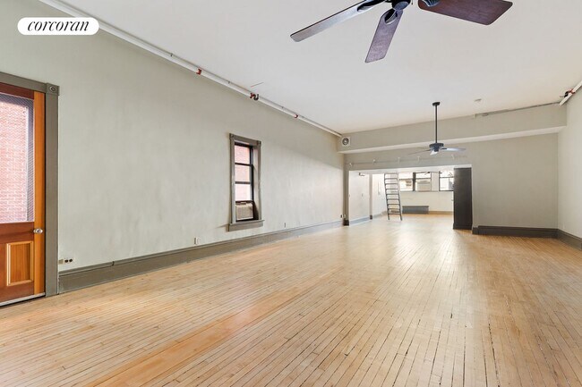 Building Photo - 190 Grand St