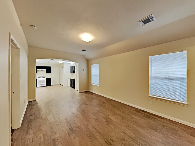 Foto del edificio - 6347 Austinville Dr