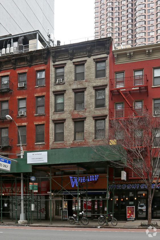 Primary Photo - 587 Third Ave