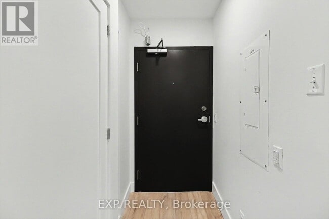 Building Photo - 61 Pinehurst Ave