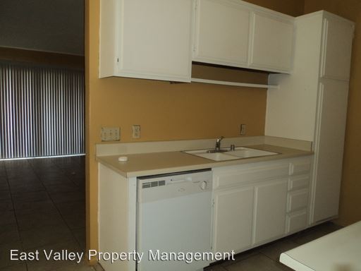 Building Photo - 1150 S Meadow Ln