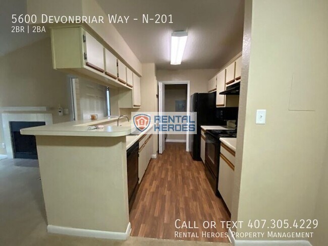 Foto del edificio - 5600 Devonbriar Way
