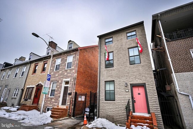 Building Photo - 907 Stiles St